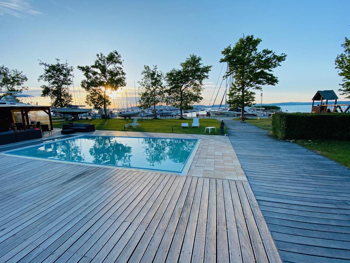 Bl Lakeside Apartman Balatonlelle Exterior photo