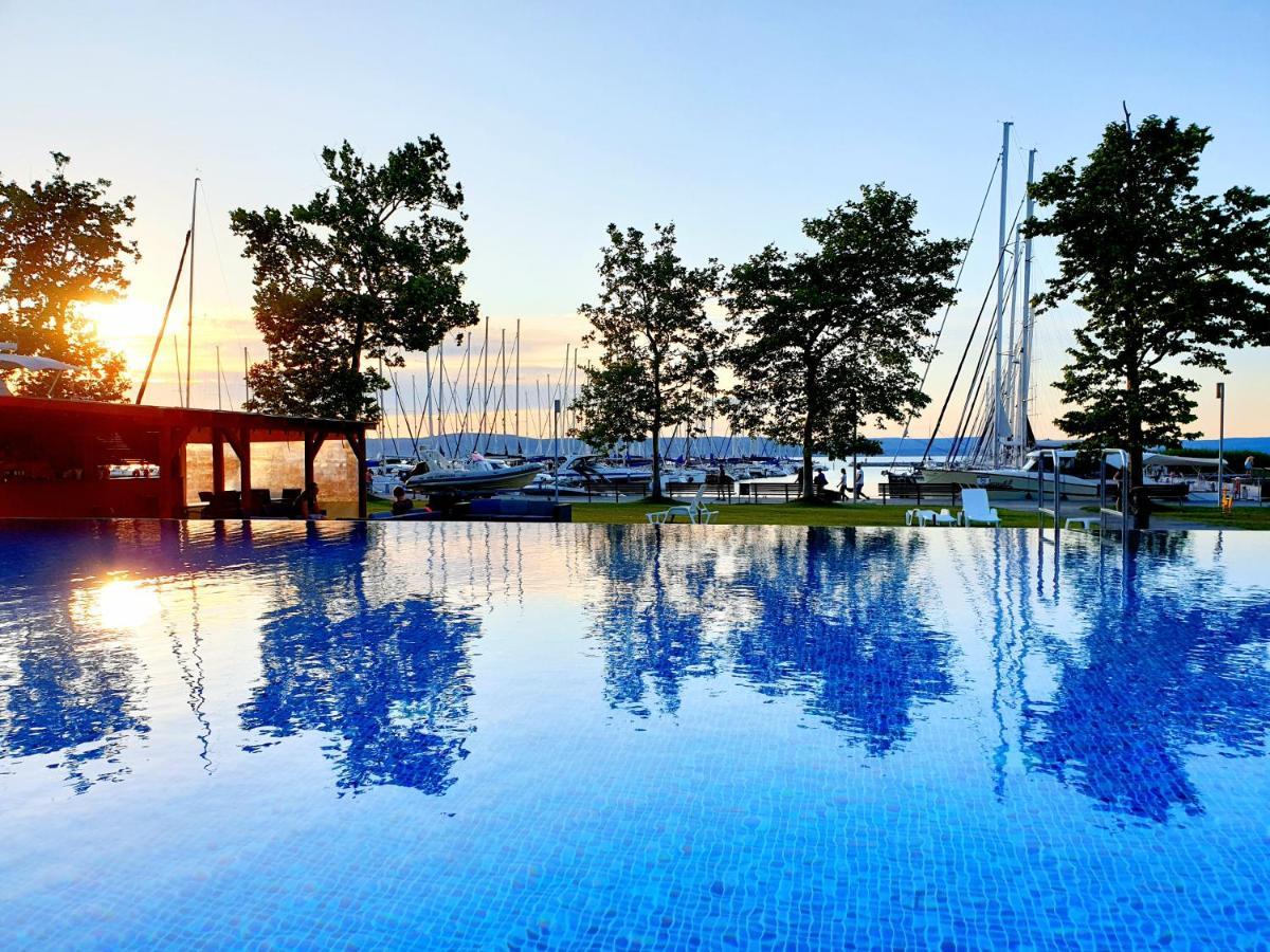 Bl Lakeside Apartman Balatonlelle Exterior photo